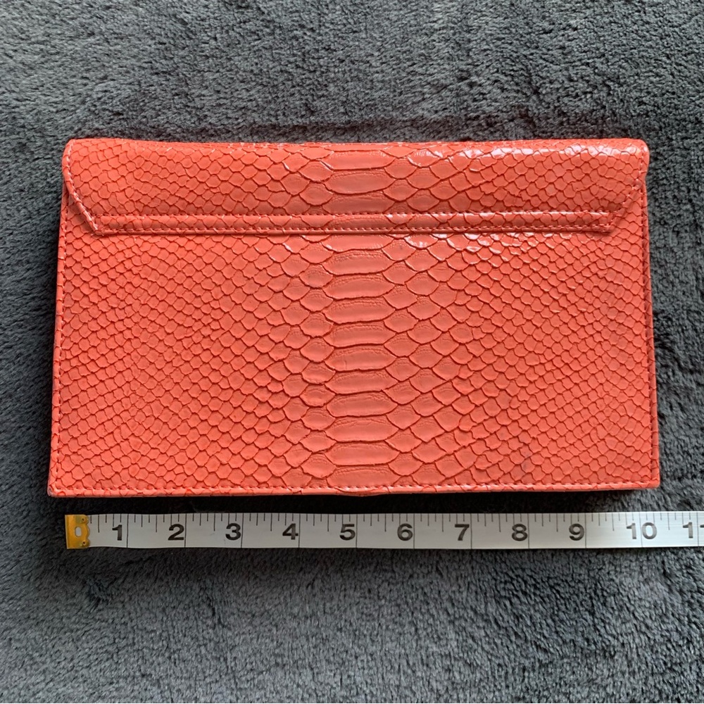 Gianni Bini Faux Gator Clutch - Picture 3 of 8